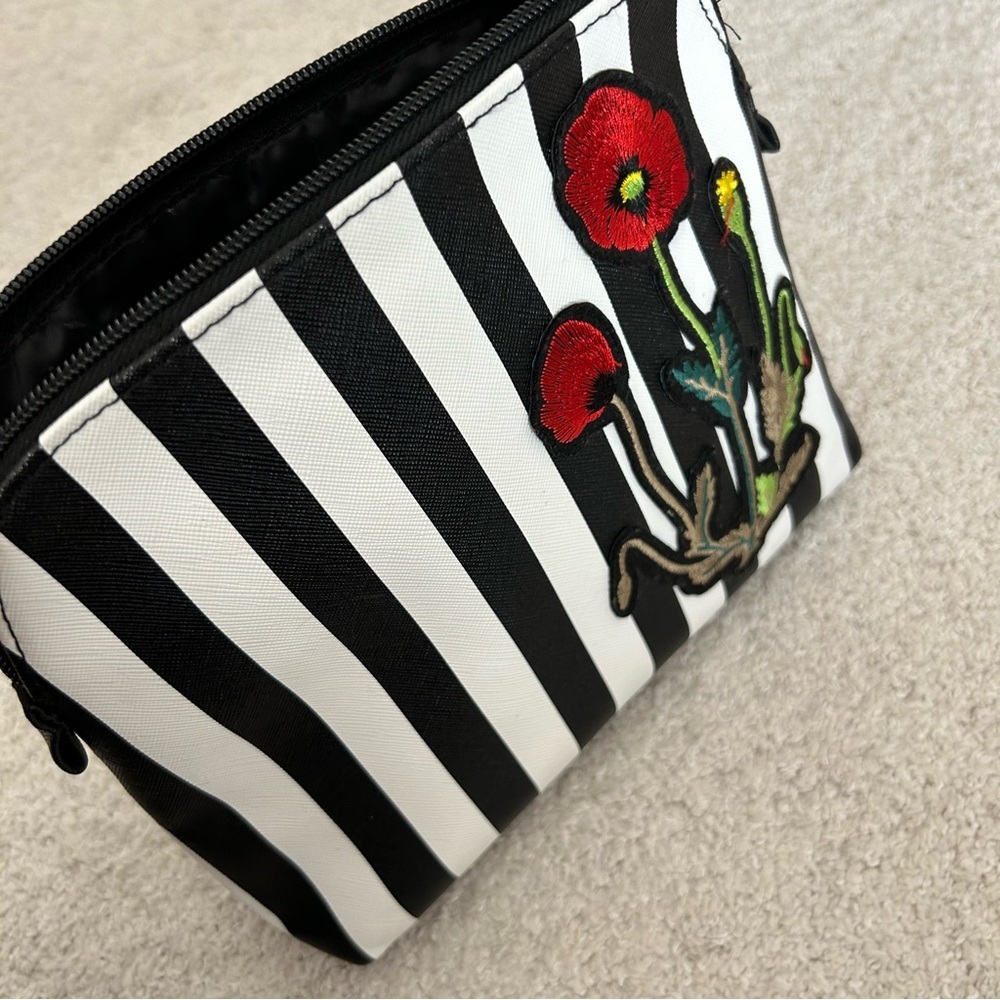 Limited Edition Nordstrom Makeup Cosmetics Bag - Picture 2 of 13